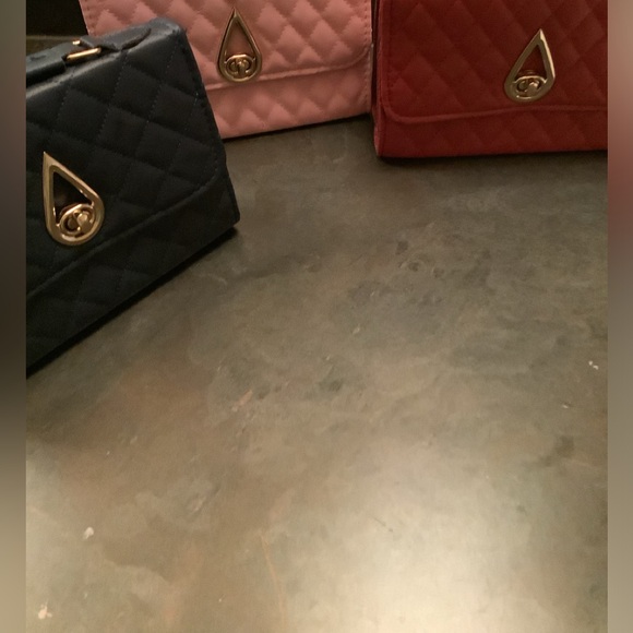 Handbags - Purses